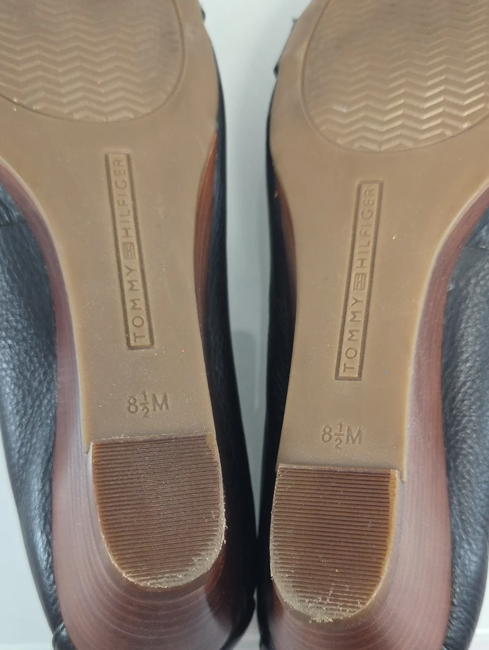 Tommy Hilfiger Black Leather Wedge Loafers with Gold Emblem Size 8.5